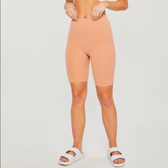 COPY - Seamless Active Short - Picture 2 of 4